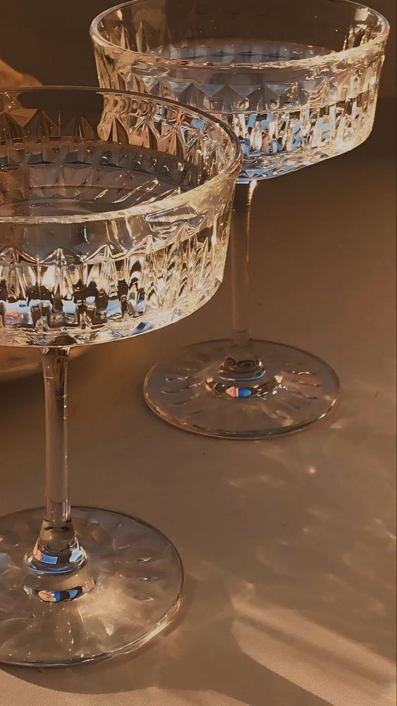 UNBREAKABLE GLASSWARE